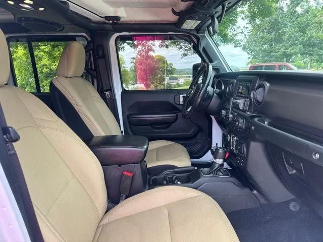 Used 2020 White Jeep Sport image 10