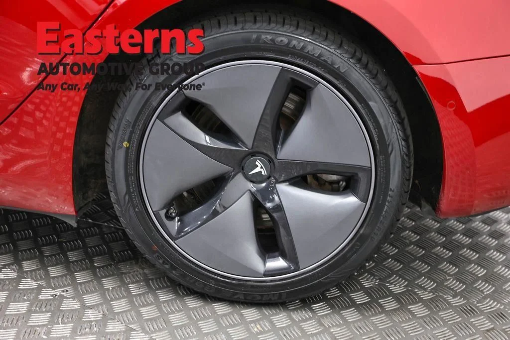 Used 2018 Red Tesla Long Range image 28