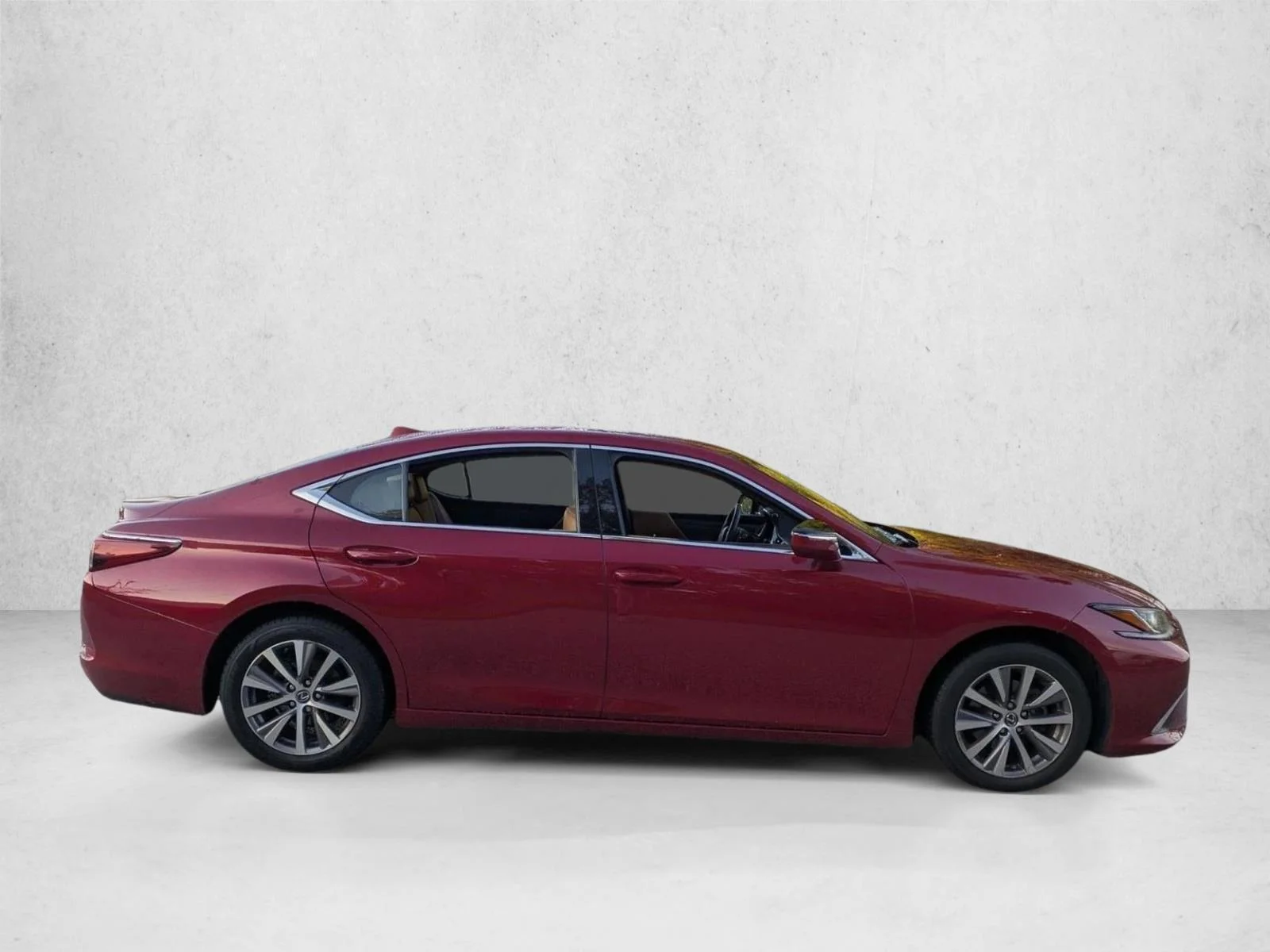 Used 2019 Matador Red Mica Lexus ES 350 image 2