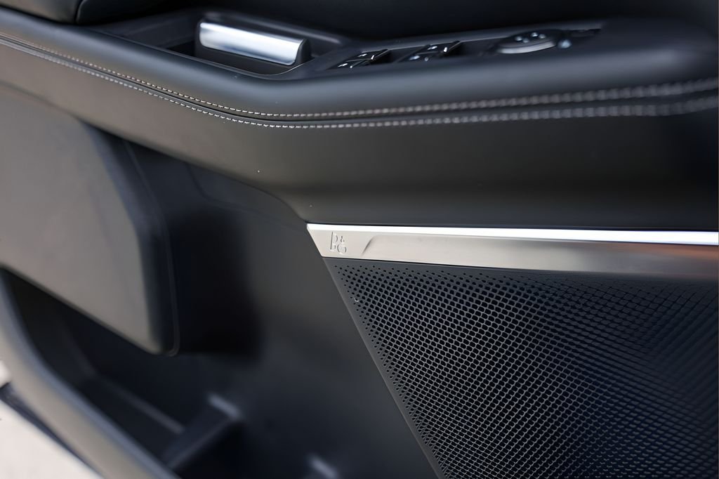 Used 2025 Black Ford Platinum image 18
