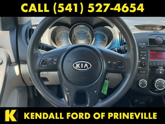 Used 2010 White Kia EX image 12