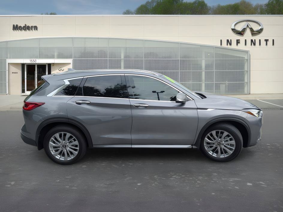 Used 2024 Graphite Shadow INFINITI LUXE image 3