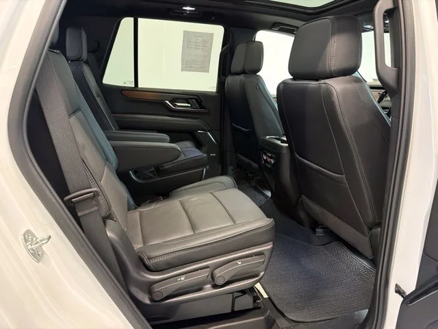 Used 2025 White GMC Denali image 47