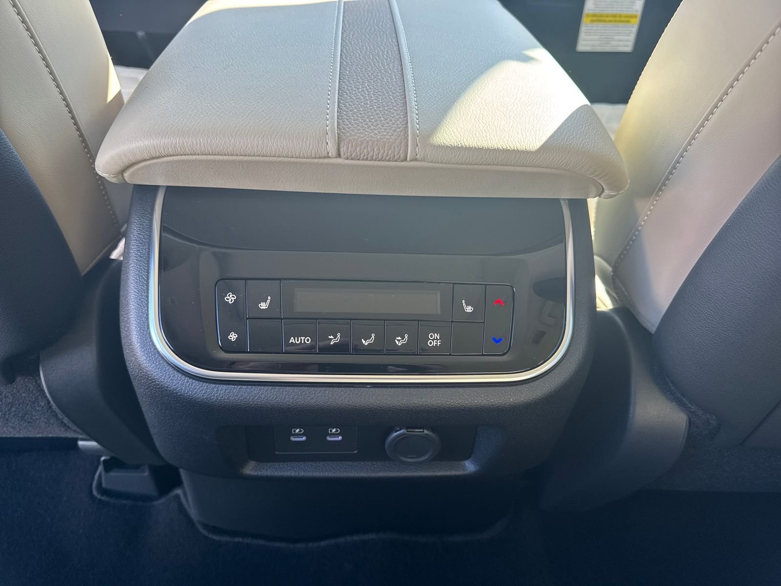New 2026 White Nissan Platinum Reserve image 30
