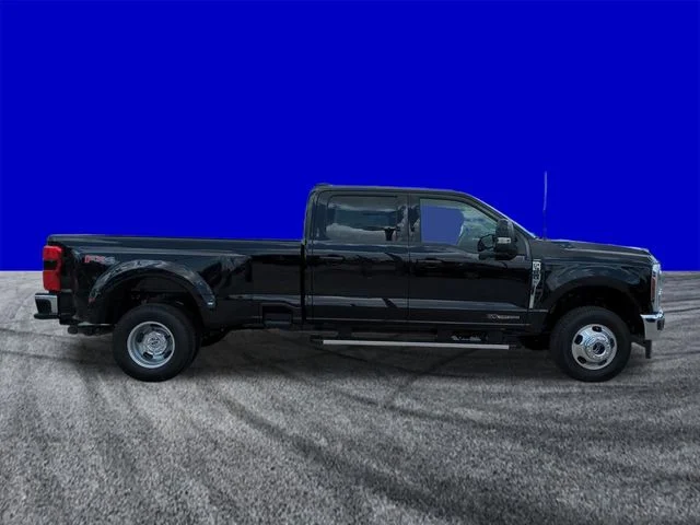 New 2026 Agate Black Metallic Ford F-350® Lariat® image 3