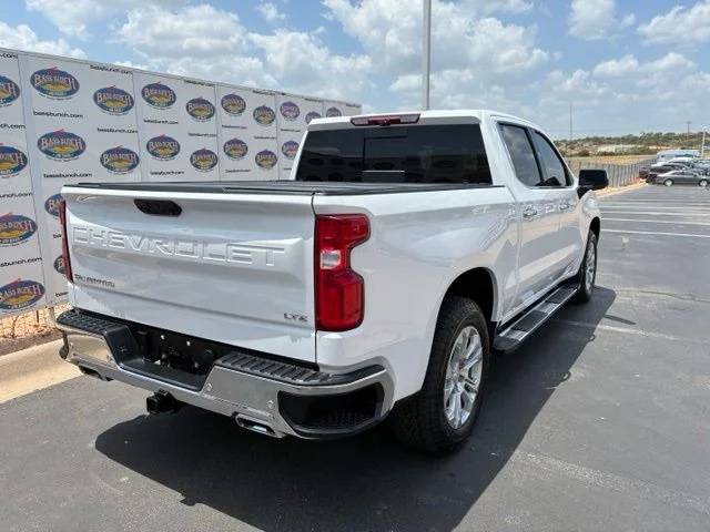 Used 2025 Summit White Chevrolet LTZ image 4