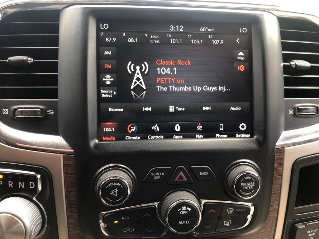 Used 2018 Black Ram Laramie image 21