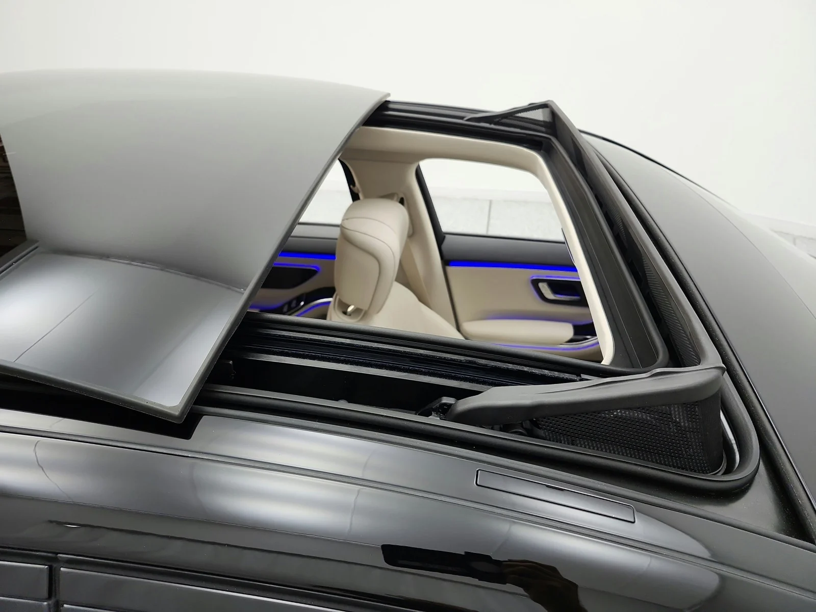Used 2023 Black Mercedes-Benz S 500 4MATIC® Sedan image 17