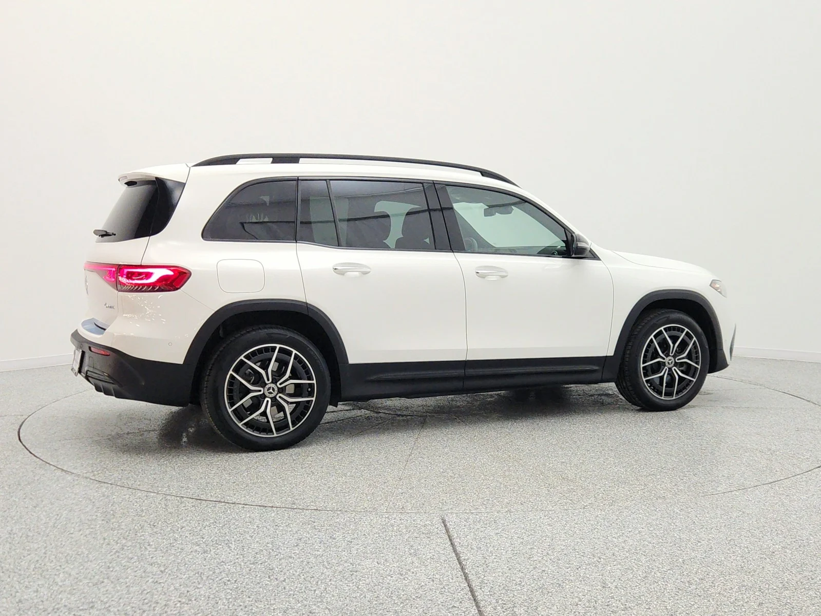 Used 2023 Polar White Mercedes-Benz EQB 300 4MATIC® SUV image 5
