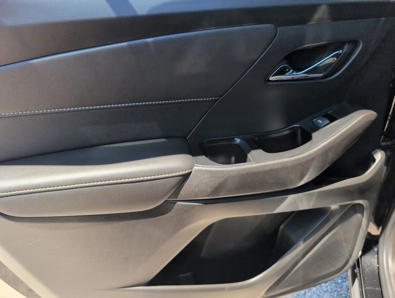 Used 2023 Mosaic Black Metallic Chevrolet Premier image 34