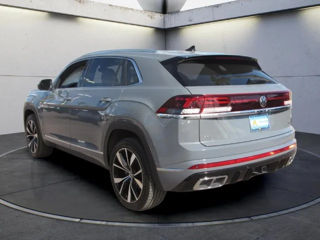 Used 2024 Platinum Gray Metallic Volkswagen 2.0T SEL Premium R-Line image 6