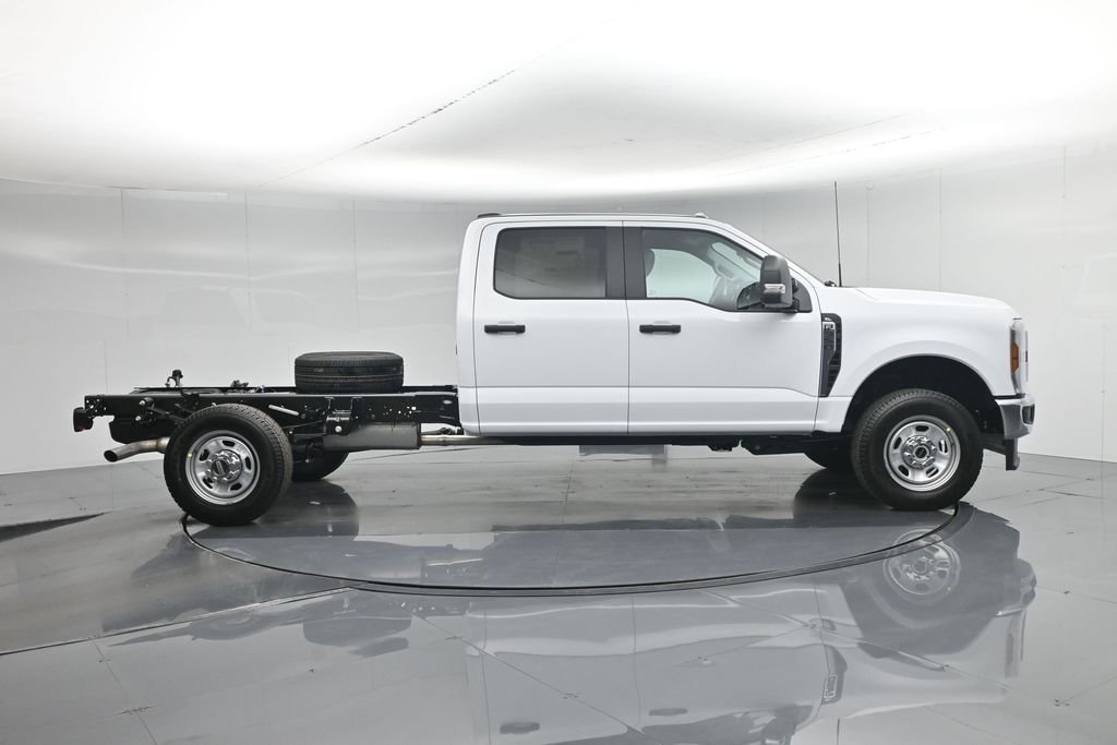 New 2026 Oxford White Ford XL image 22