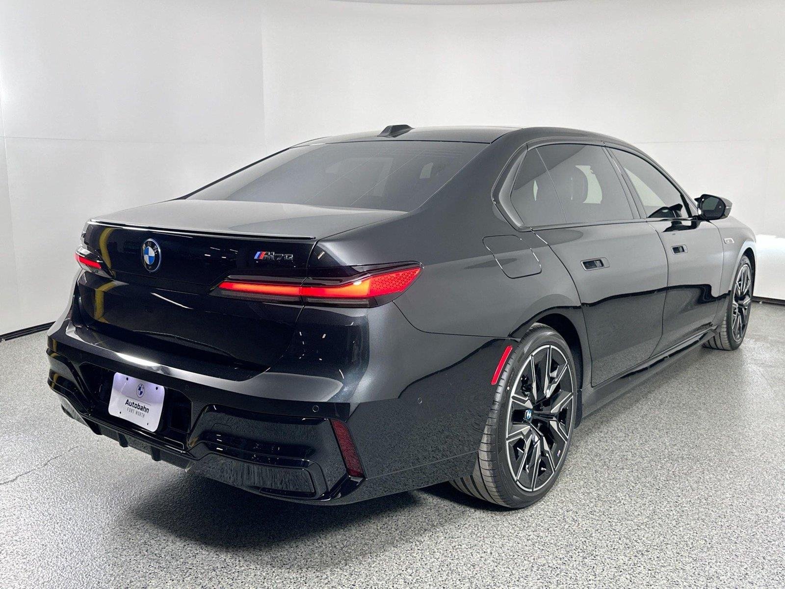 Certified Used 2025 Black Sapphire Metallic BMW M70 image 4
