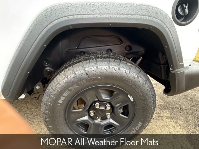 New 2026 Bright White Clear-Coat Exterior Paint Jeep Sport image 10