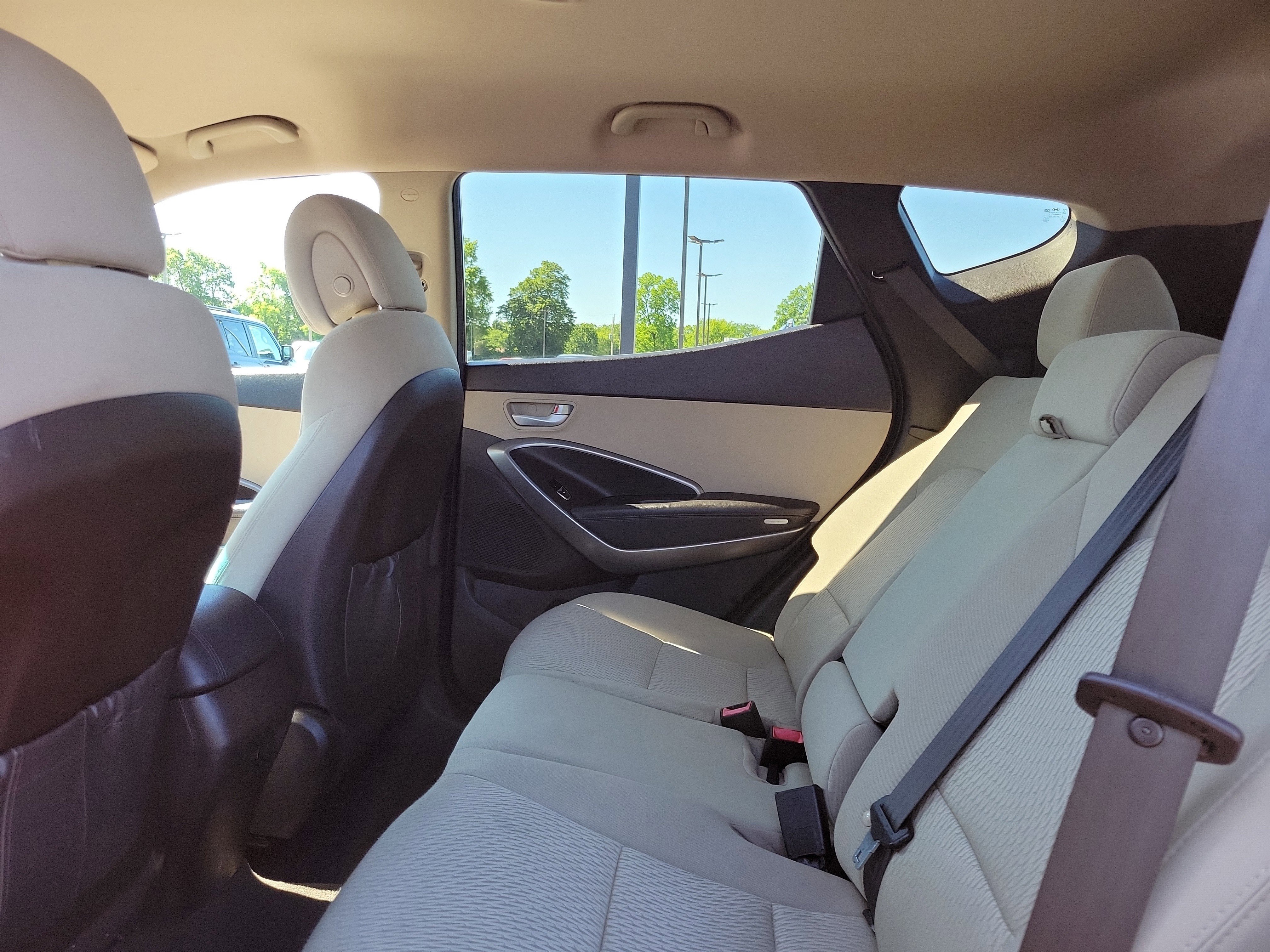 Used 2015 Canyon Copper Hyundai Base image 11