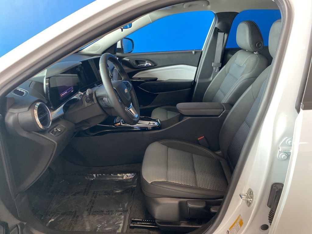 2026 Chevrolet Trax LT - Photo 11