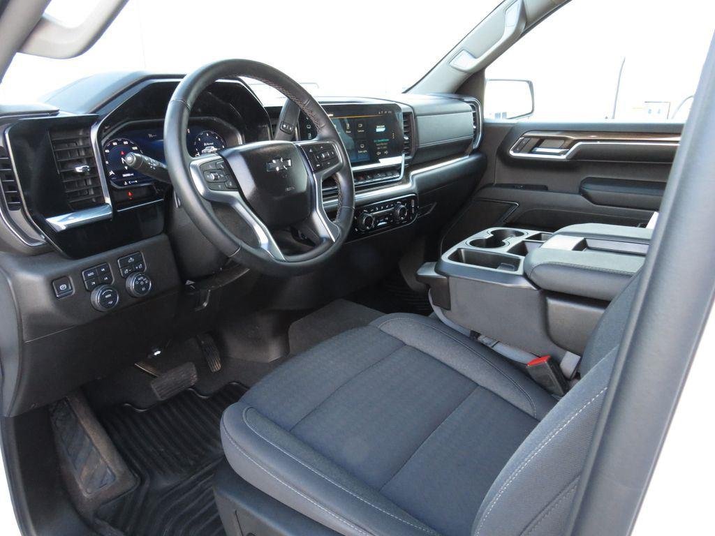 Used 2024 Summit White Chevrolet RST image 17