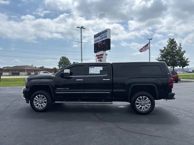 Used 2016 Onyx Black GMC Denali image 10
