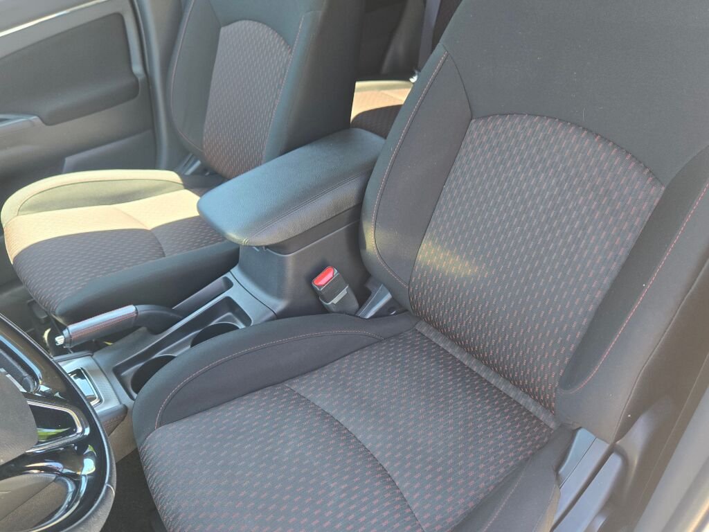 Used 2019  Mitsubishi 4WD**1 OWNER** image 16