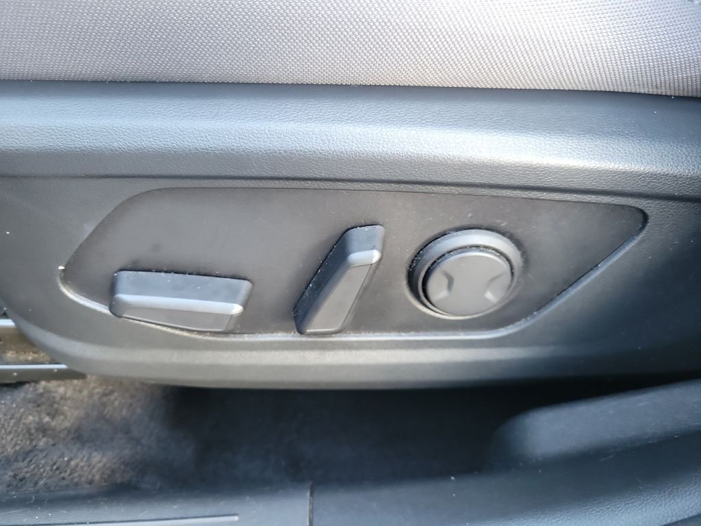 Used 2023 Gray Hyundai SEL image 22