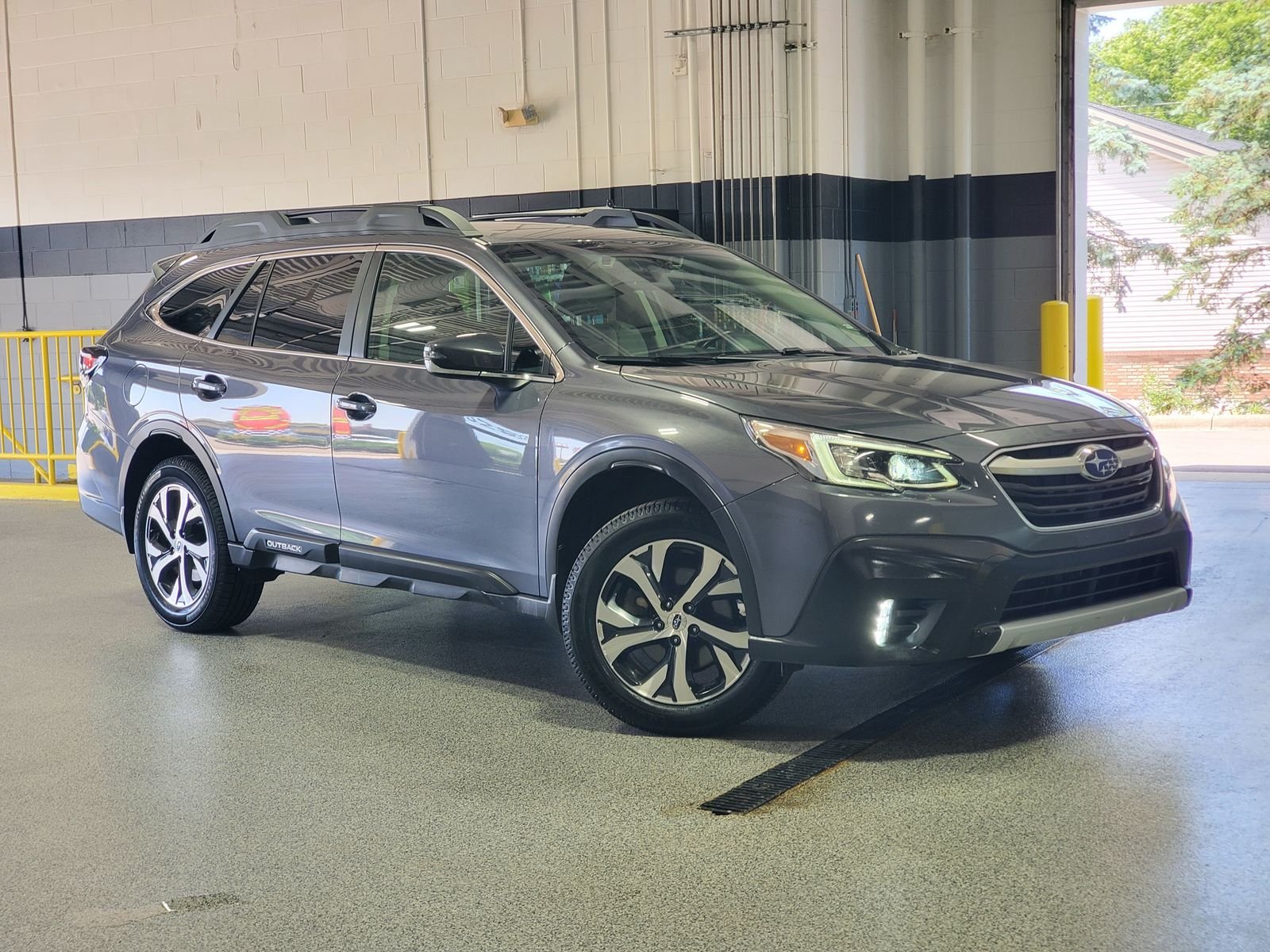 2021 Subaru Outback Limited's photo