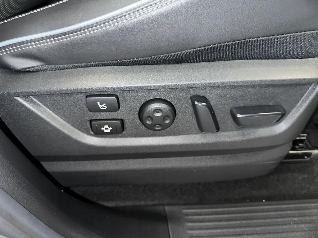 Certified Used 2025 Dynamic Metal INFINITI SENSORY image 37