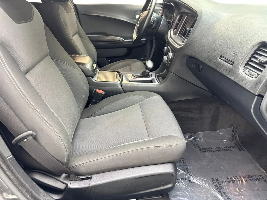 Used 2018 Gray Dodge SXT image 44