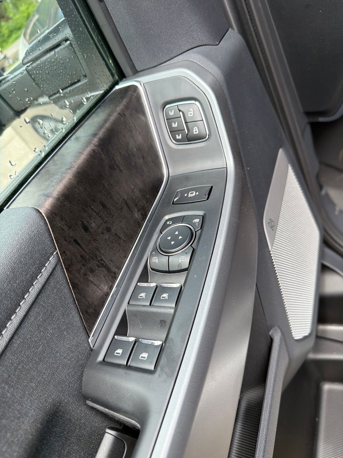 New 2026 Carbonized Gray Metallic Ford F-250® Lariat® image 19
