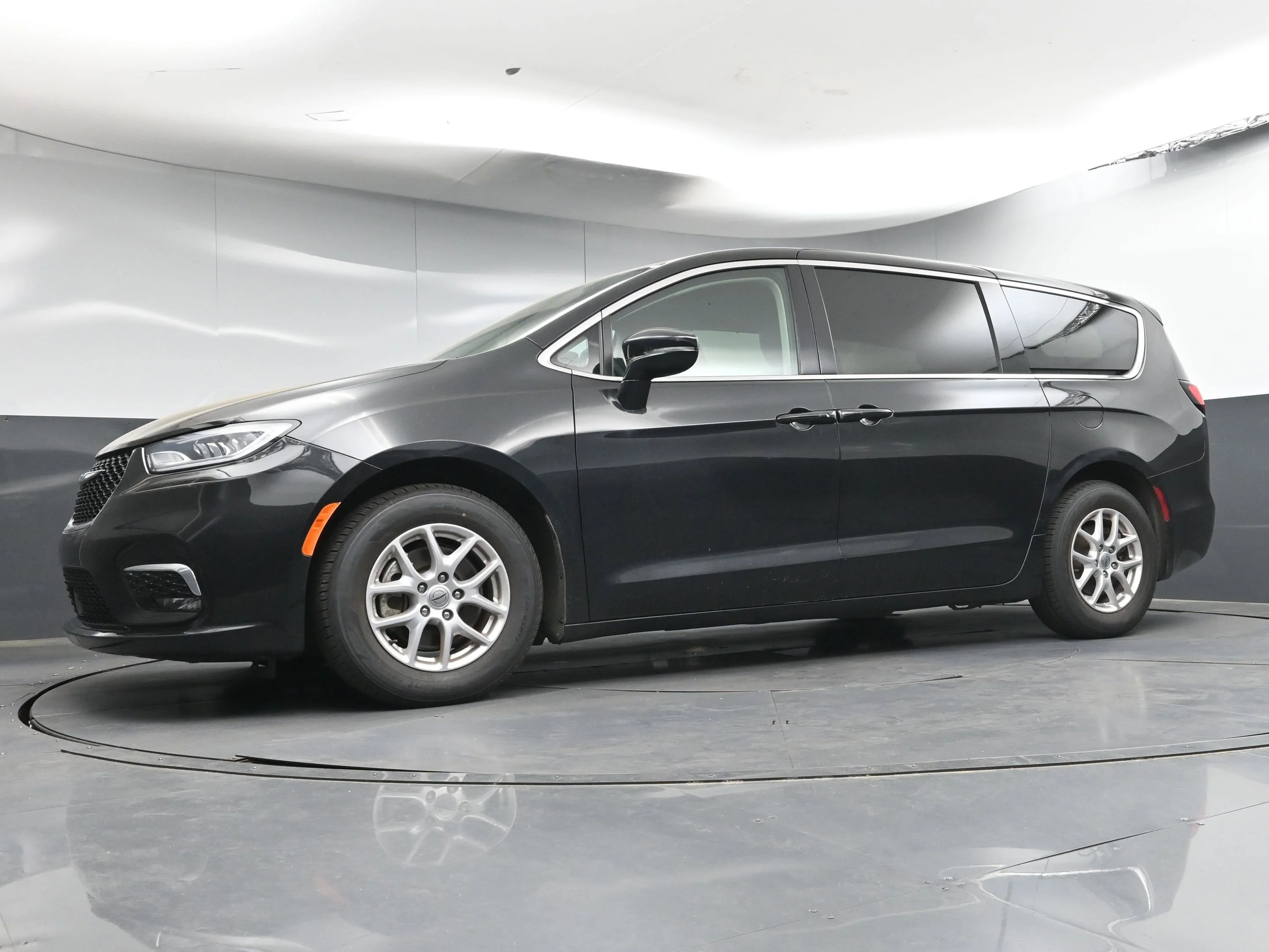 2023 Chrysler Pacifica Touring L - Photo 24