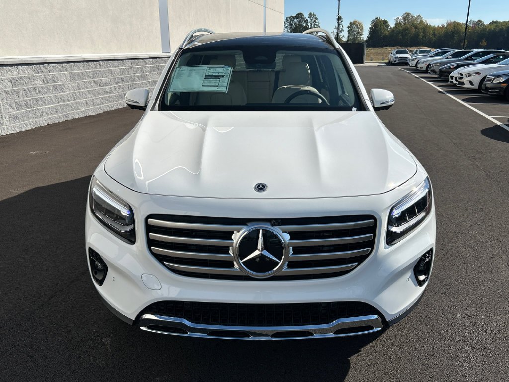 New 2026 Polar White Mercedes-Benz GLB 250 image 3