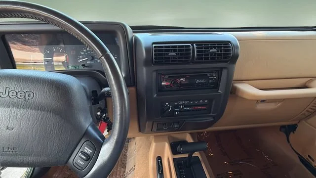 Used 1998 Green Jeep Sahara image 11