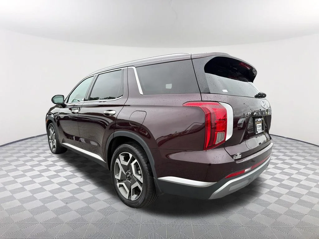 Used 2023 Red Hyundai SEL image 7