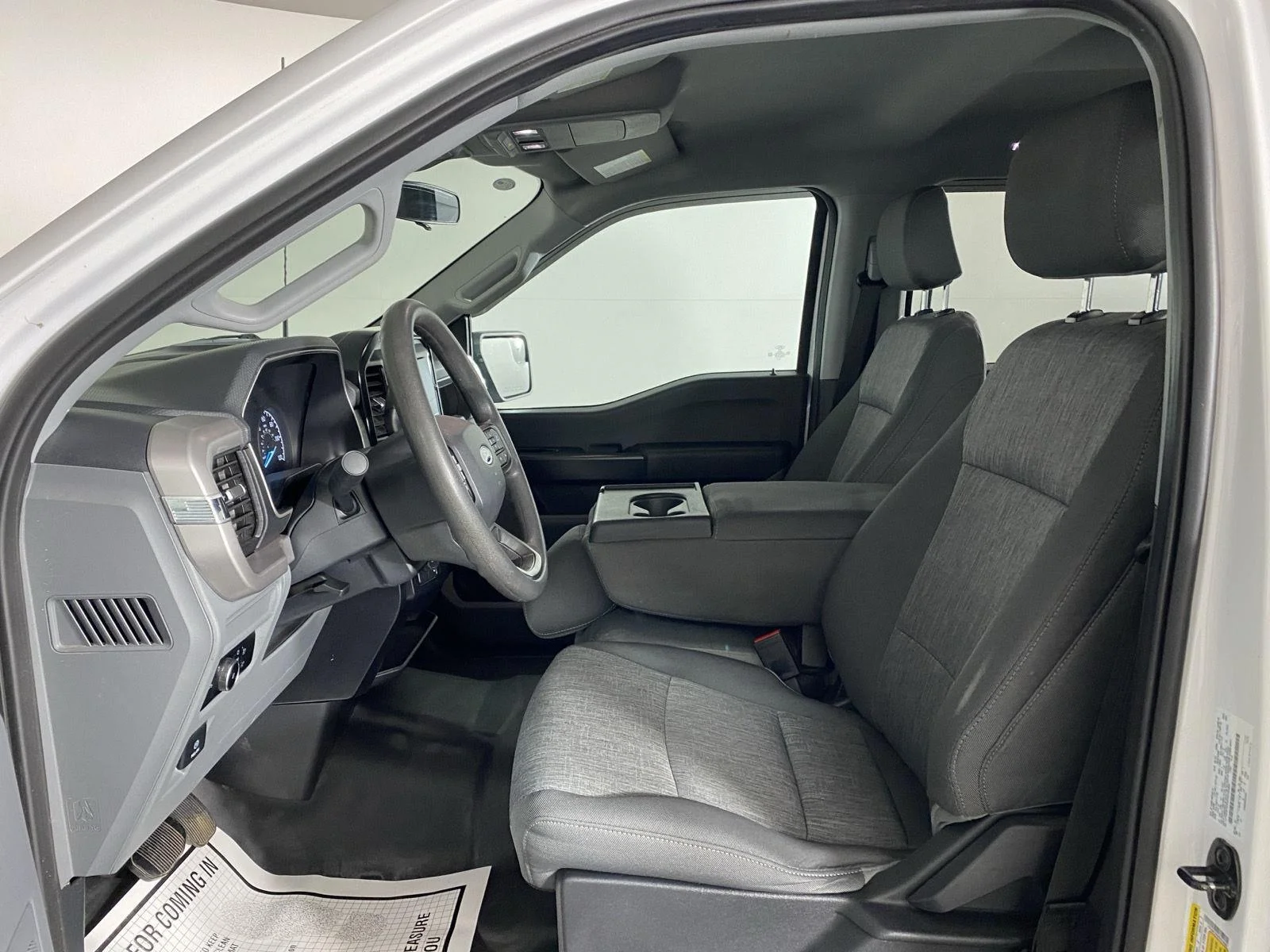 Used 2023 Oxford White Ford XL image 18