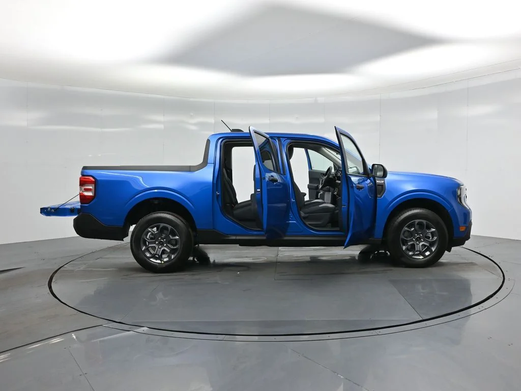 New 2026 Velocity Blue Ford XLT image 4