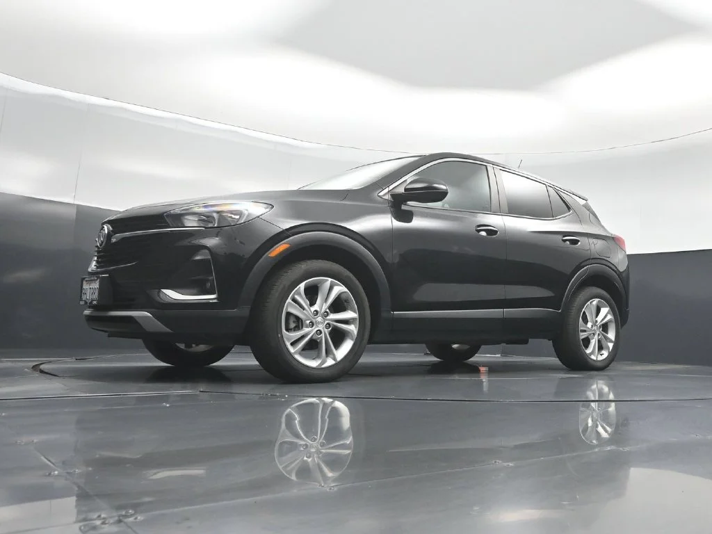 Used 2023 Black Buick Preferred image 40