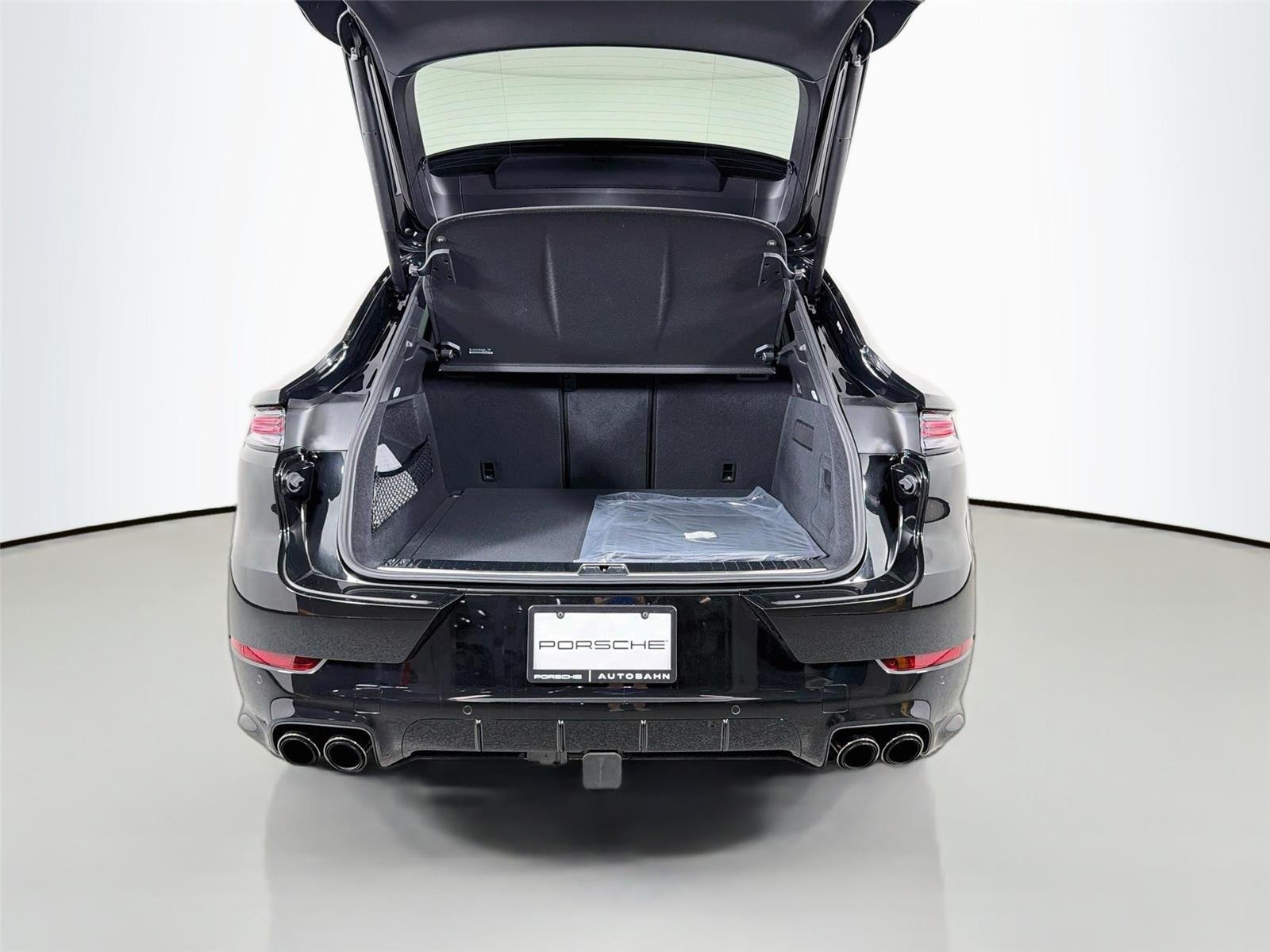 New 2026 Chromite Black Metallic Porsche Coupé image 36