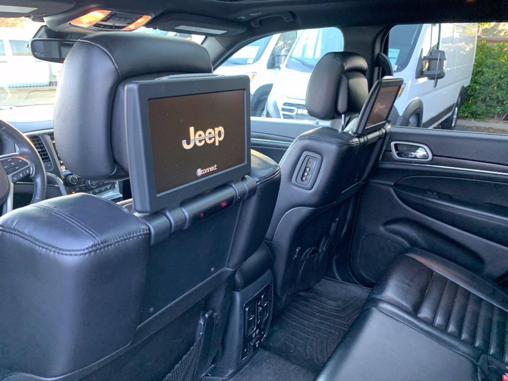 Used 2018 White Jeep Limited image 10