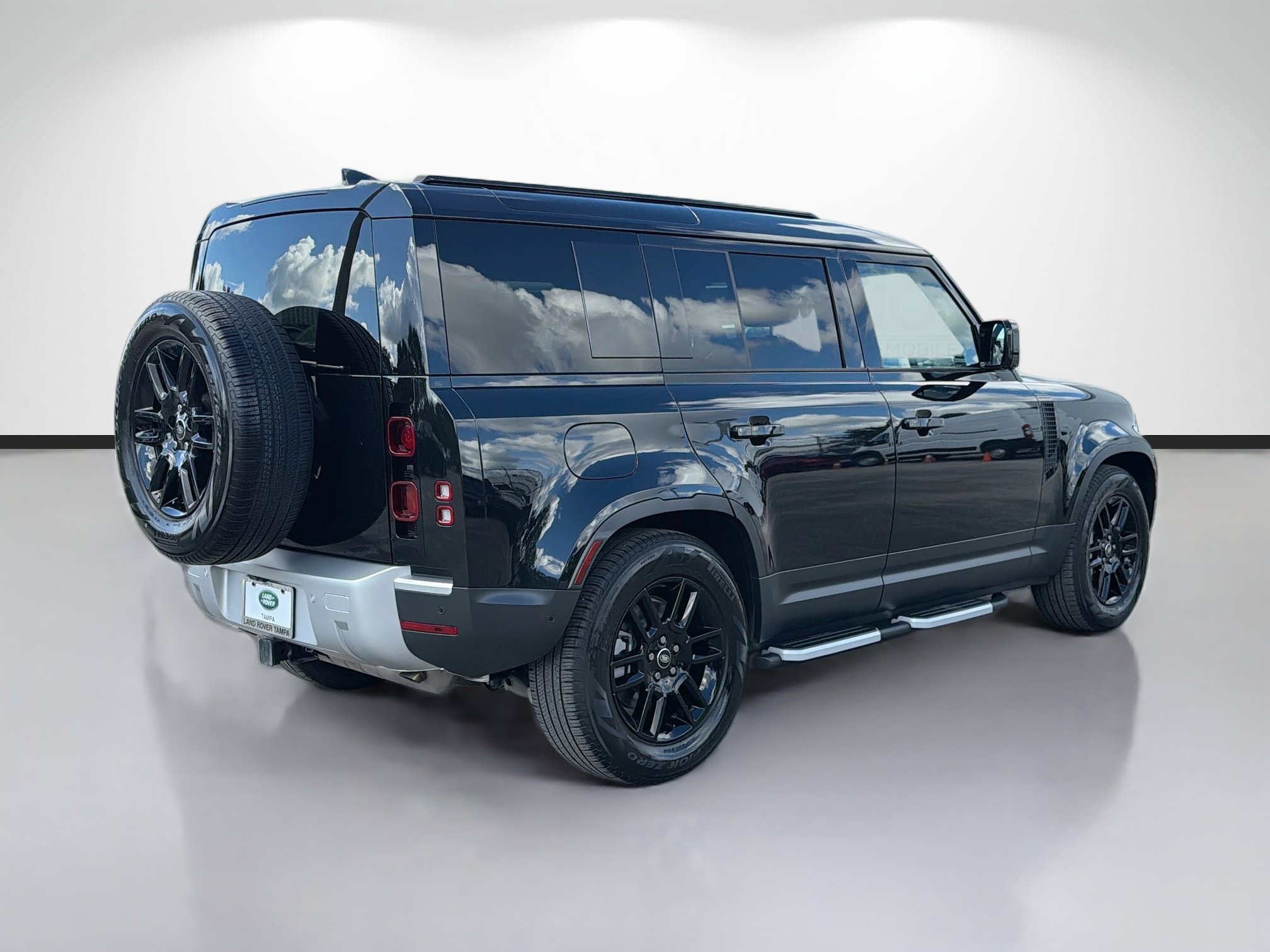 Certified Used 2025 Santorini Black Metallic Land Rover S image 5