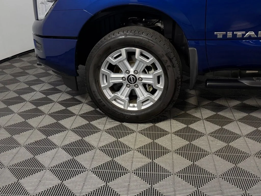 2024 Nissan Titan XD SV - Photo 13