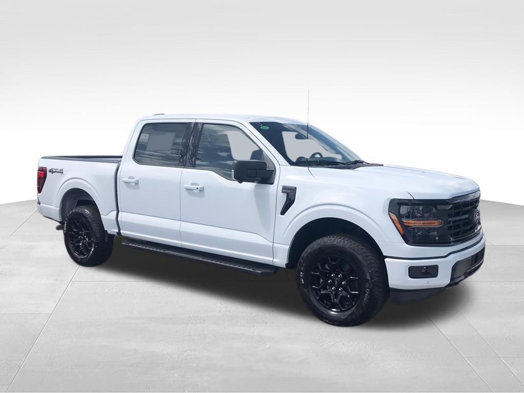New 2026 White Ford XLT image 2