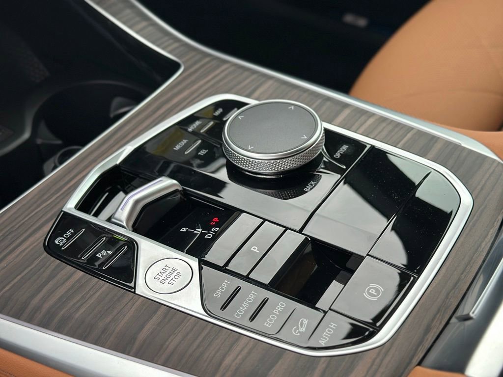 New 2026 Carbon Black Metallic BMW xDrive40i image 34