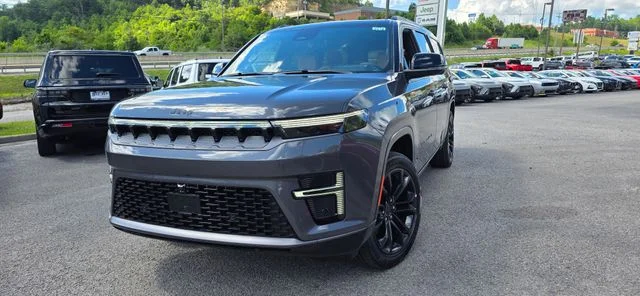 New 2026 Gray Jeep Summit Reserve image 4