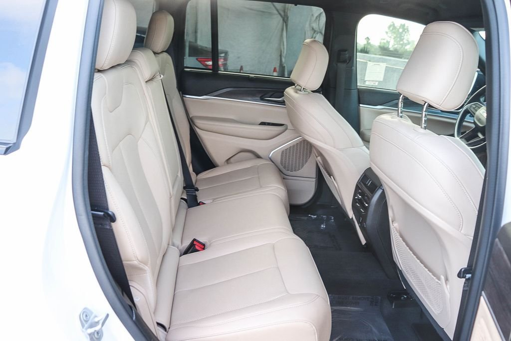 Used 2023 Bright White Clearcoat Jeep Limited image 19