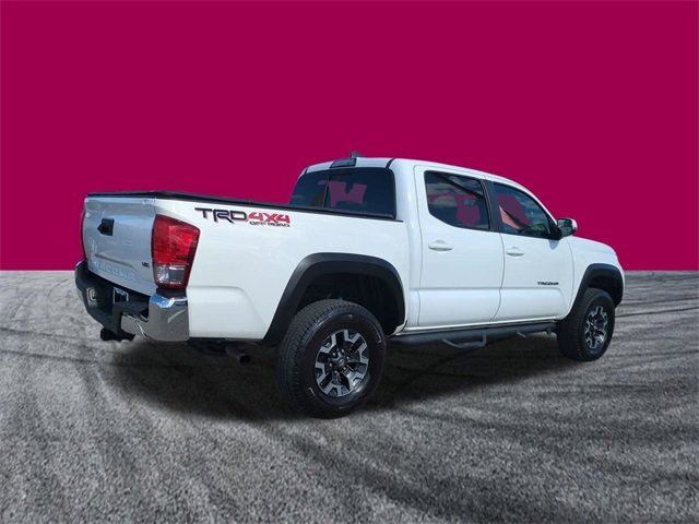 2017 Toyota Tacoma TRD photo 4