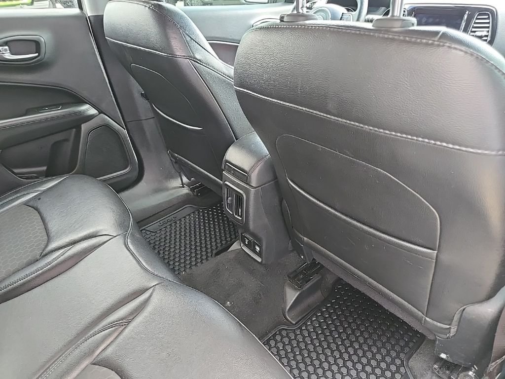 Used 2018 White Jeep Latitude image 75