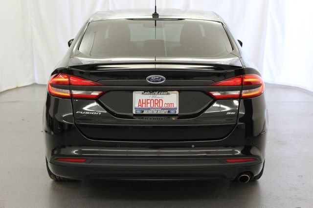 Used 2018 Shadow Black Ford SE image 7