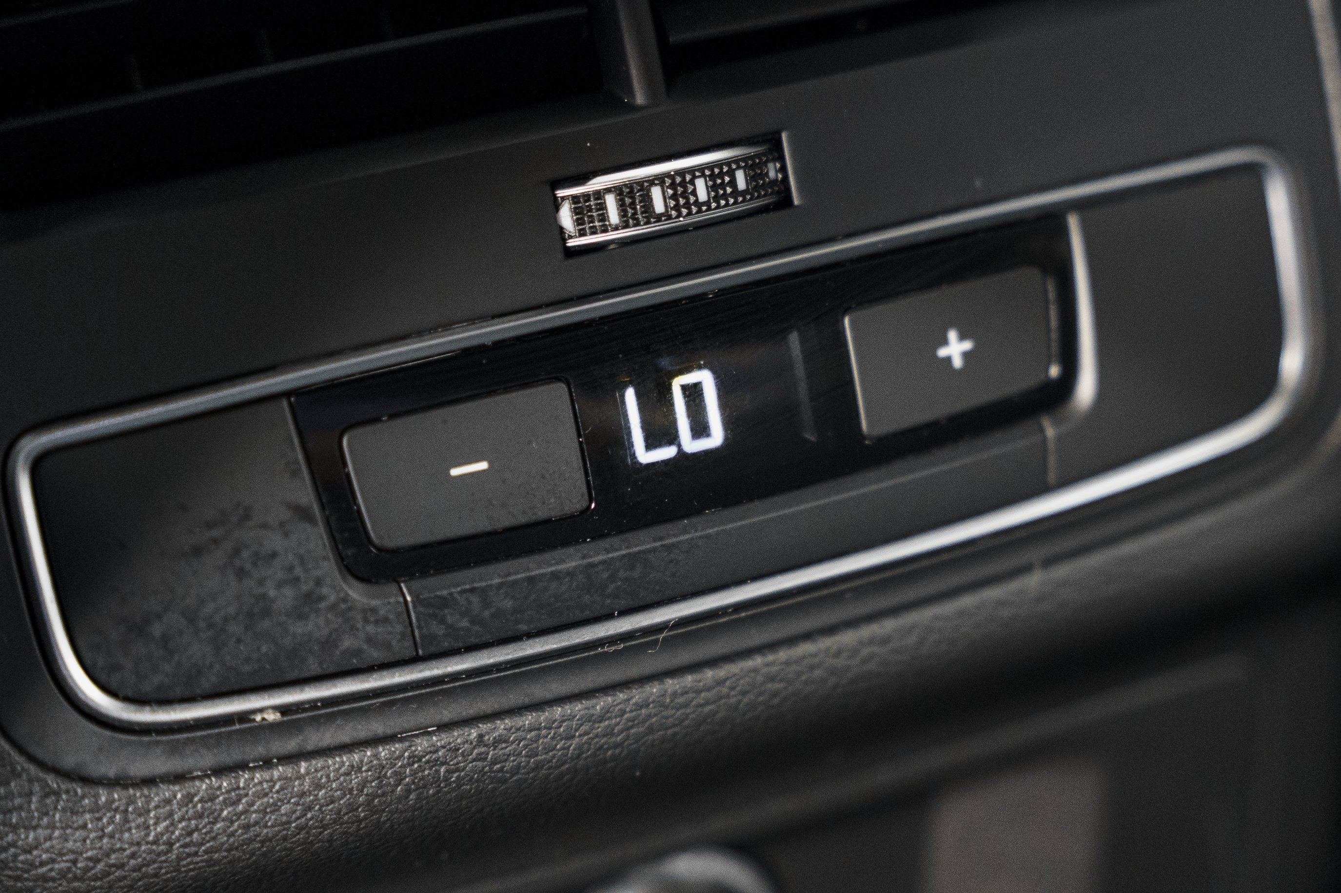 Used 2024 Mythos Black Metallic Audi S line Premium image 25