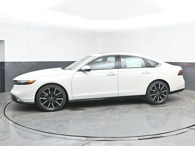 New 2026 Platinum White Pearl Honda Touring Hybrid image 9