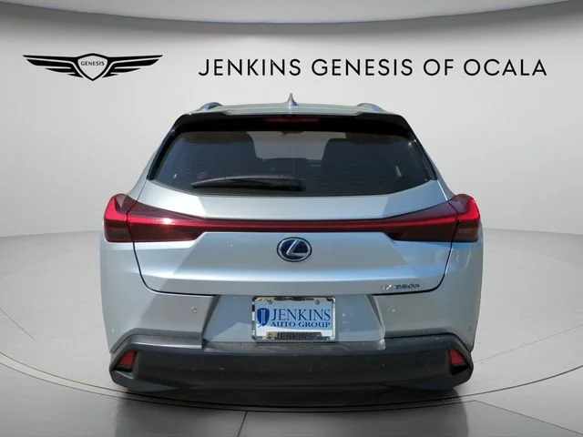 Used 2020 Silver Lexus 250h Base image 6