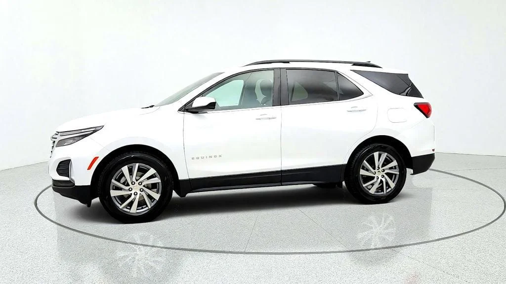 Used 2024 Summit White Chevrolet FWD 4dr LT w/1LT image 8